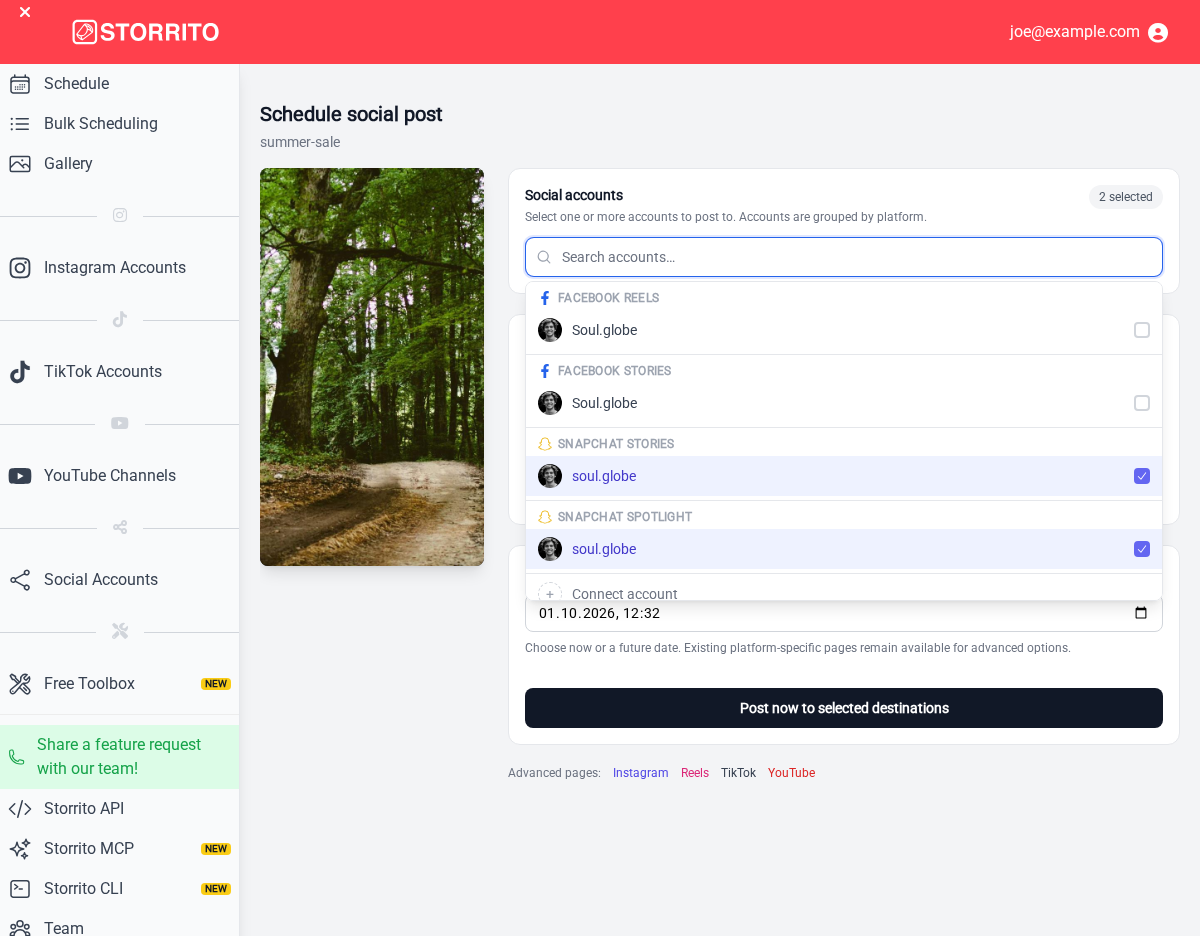 The account list with the Snapchat Stories and Snapchat Spotlight groups